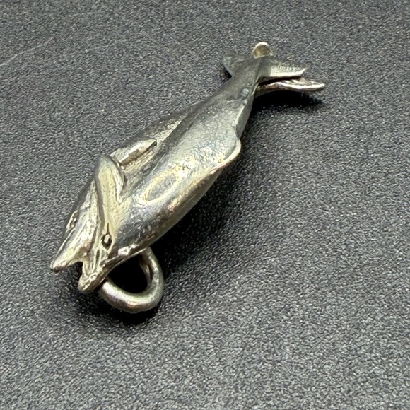 Dolphins Intertwined Silver Tone Metal Necklace Pendant Nautical Jewelry Charm - Picture 3 of 9